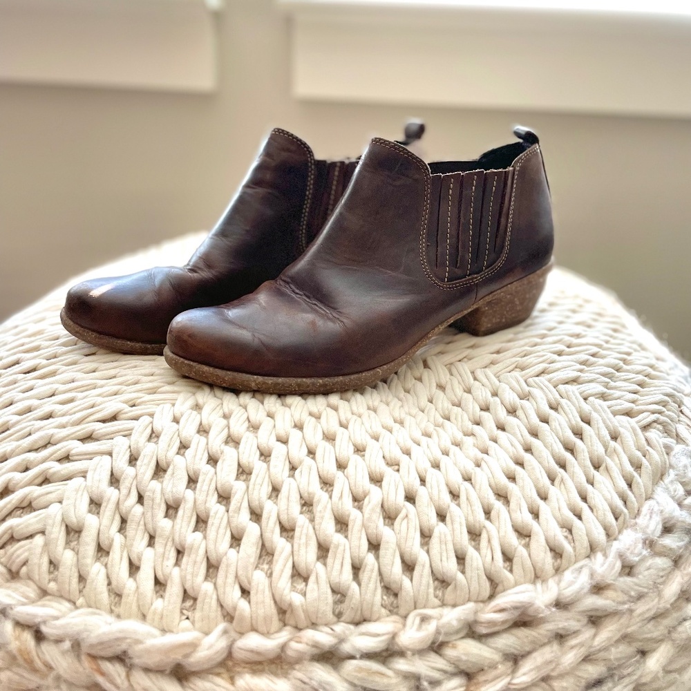 Clarks Wilrose Jade Ankle Bootie Womens 11 Round Toe Chocolate brown leather